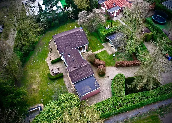 Spacious Near With Sauna Сasa de vacaciones *