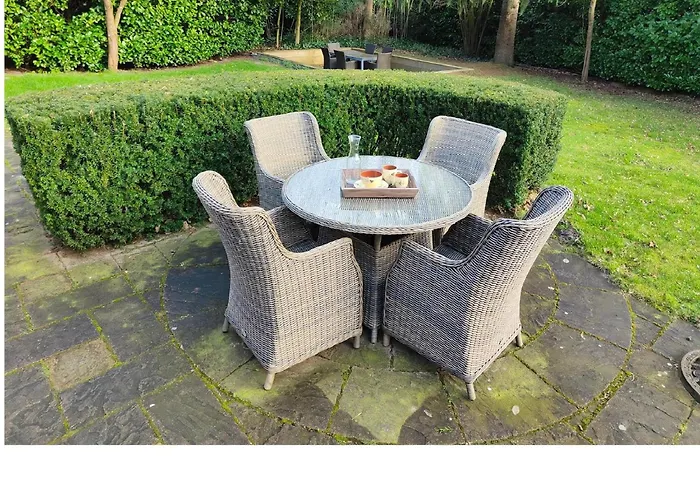 Spacious Near With Sauna