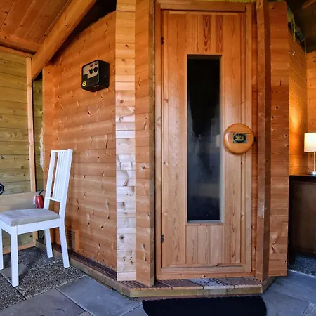 度假居 Spacious Near With Sauna